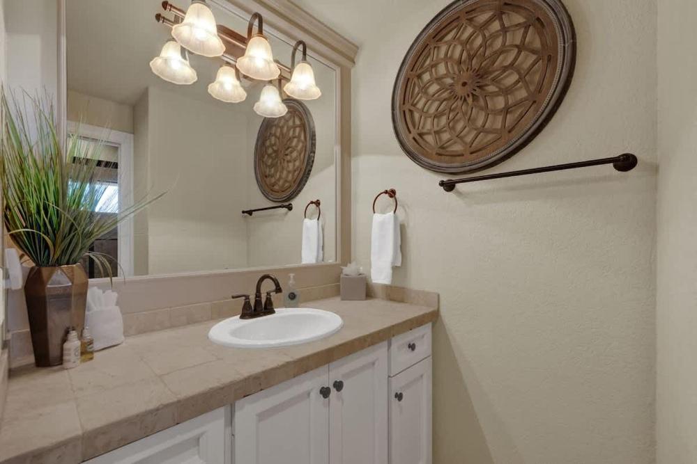 Canyon Lakehouse Panoramic Lake Views with Firepit!